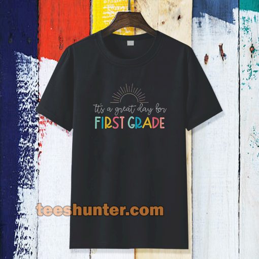 First Grade Teacher Short Sleeve T-shirt TPKJ3