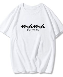 Mommy Est 2023 T-Shirt TPKJ3